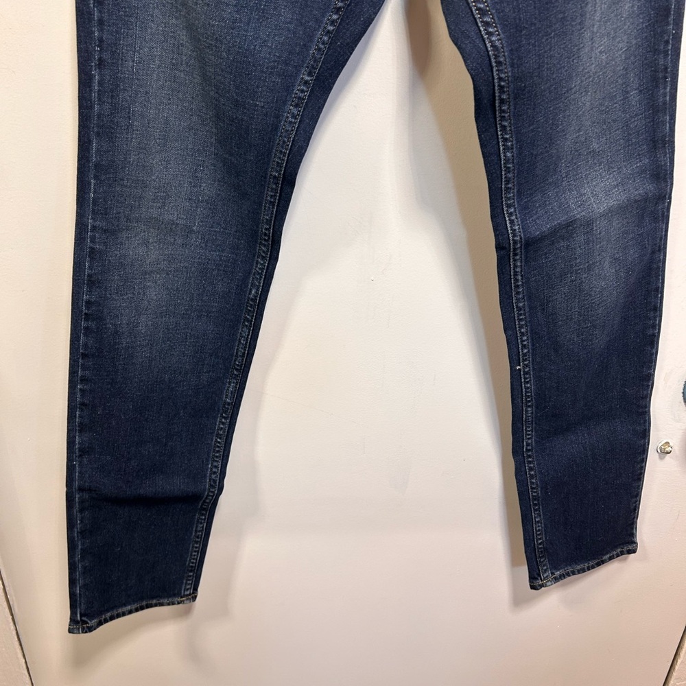 Jean - Picture 3 of 9